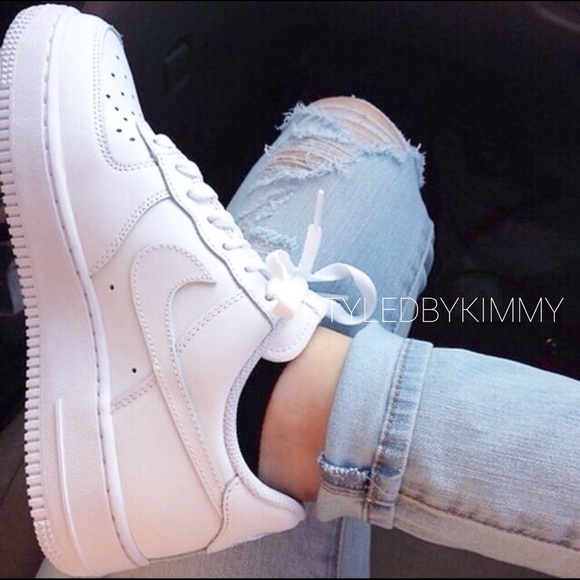 NIKE AIR FORCE 1 Triple White Sneakers Shoes - Picture 3 of 14